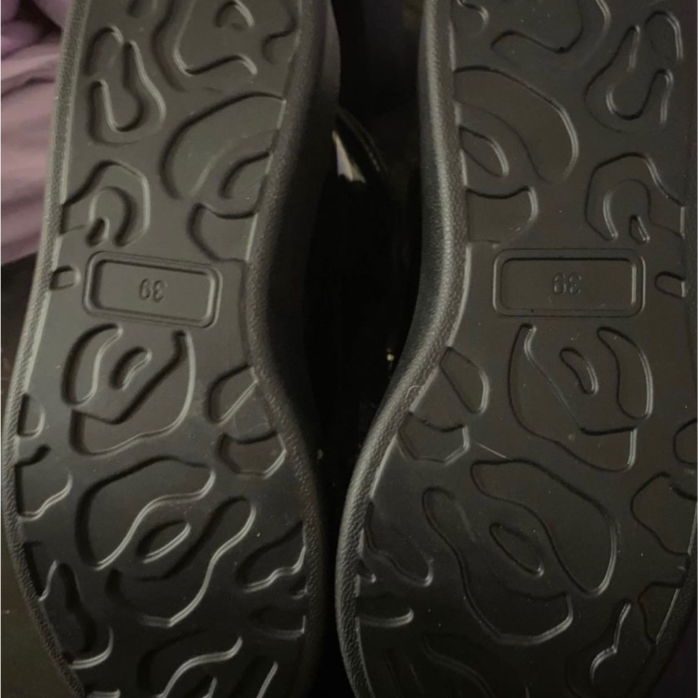 BRAND NEW WITHOUT TAGS adorable warm, comfy black winter boots - Picture 4 of 4
